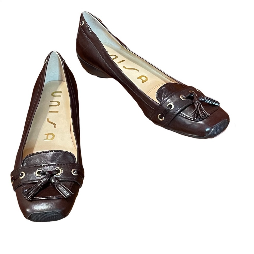 Unisa woman’s tassel front loafers, dark brown, size 7.5
